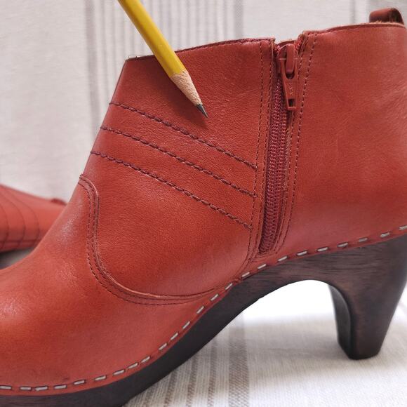 Anthropologie Tan Leather Clogs - Picture 13 of 15